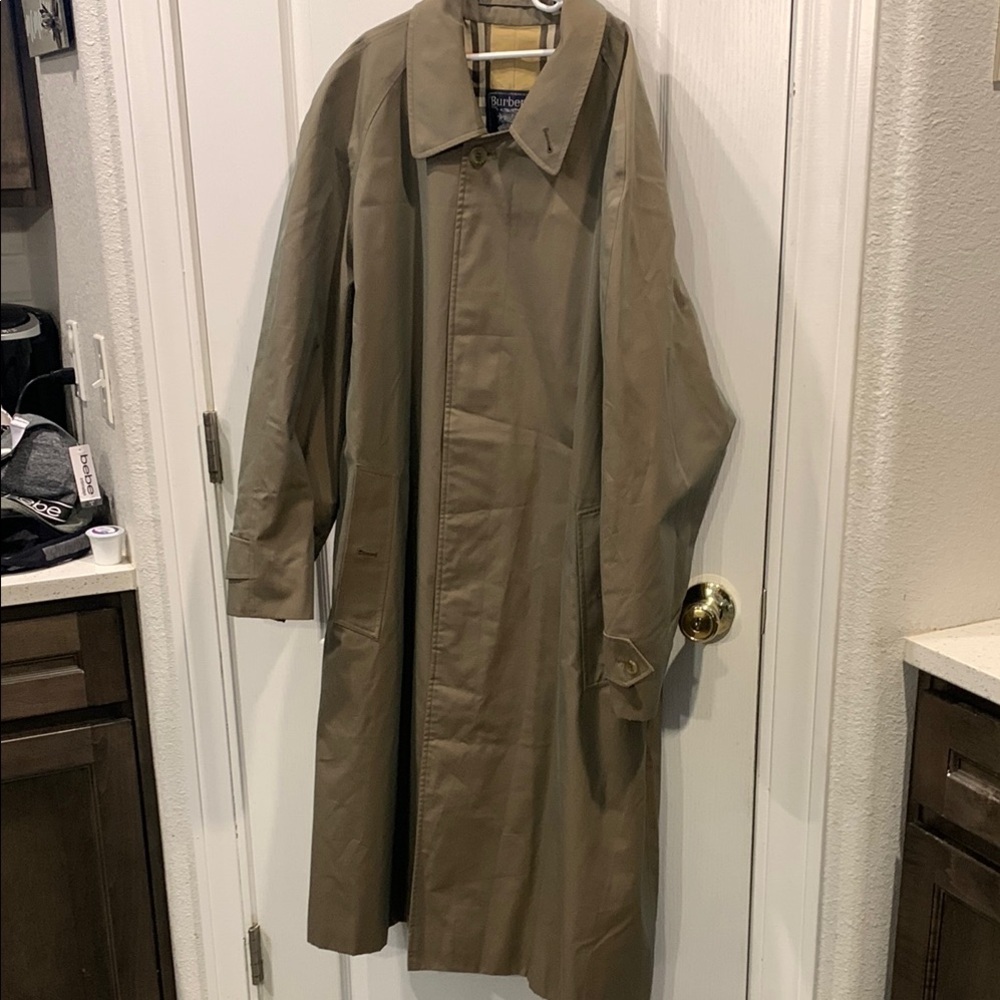 Vintage Burberry’s Men's Tan Trench Coat